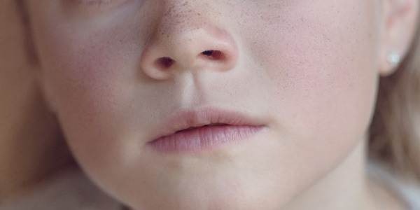 Badanie węchu i smaku jako narzędzie szybkiej diagnozy wirusa COVID-19